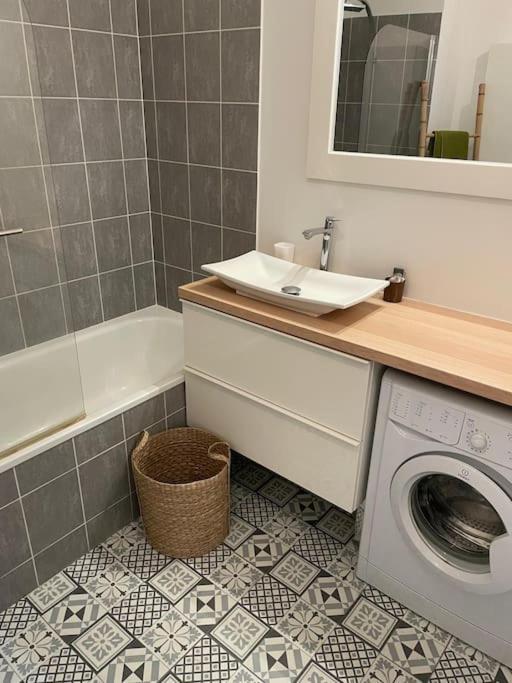 Studio 28 M2 & Jardin Privatif 20 M2 Монтини-льо-Бретоньо Екстериор снимка