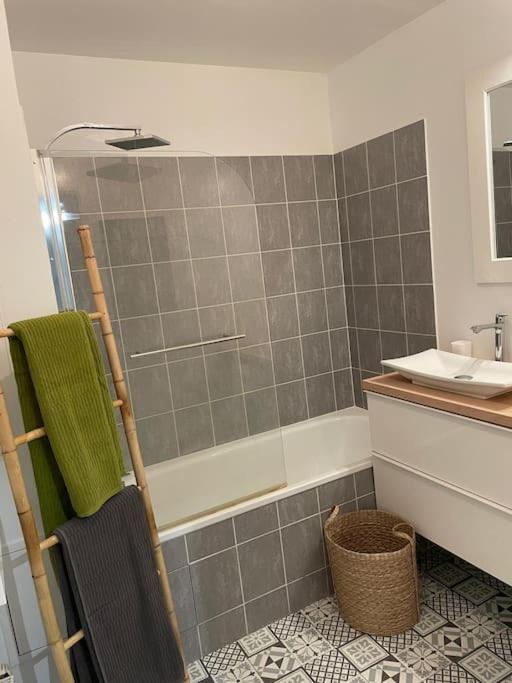 Studio 28 M2 & Jardin Privatif 20 M2 Монтини-льо-Бретоньо Екстериор снимка