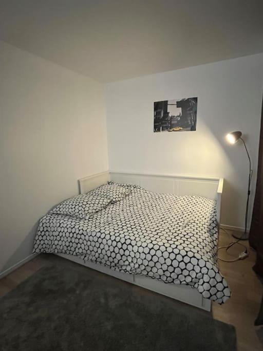 Studio 28 M2 & Jardin Privatif 20 M2 Монтини-льо-Бретоньо Екстериор снимка