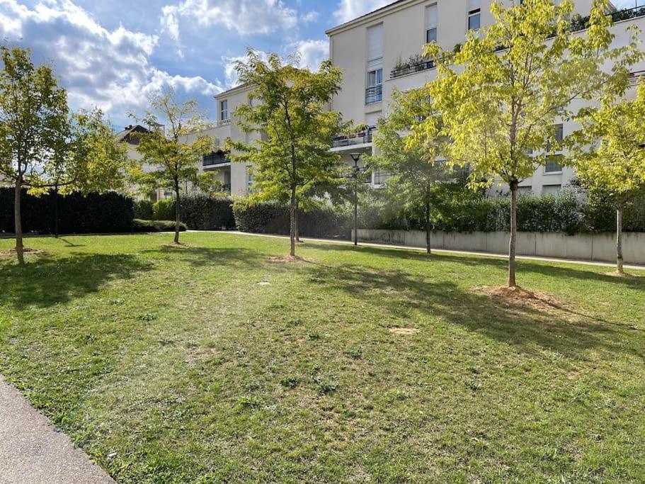 Studio 28 M2 & Jardin Privatif 20 M2 Монтини-льо-Бретоньо Екстериор снимка